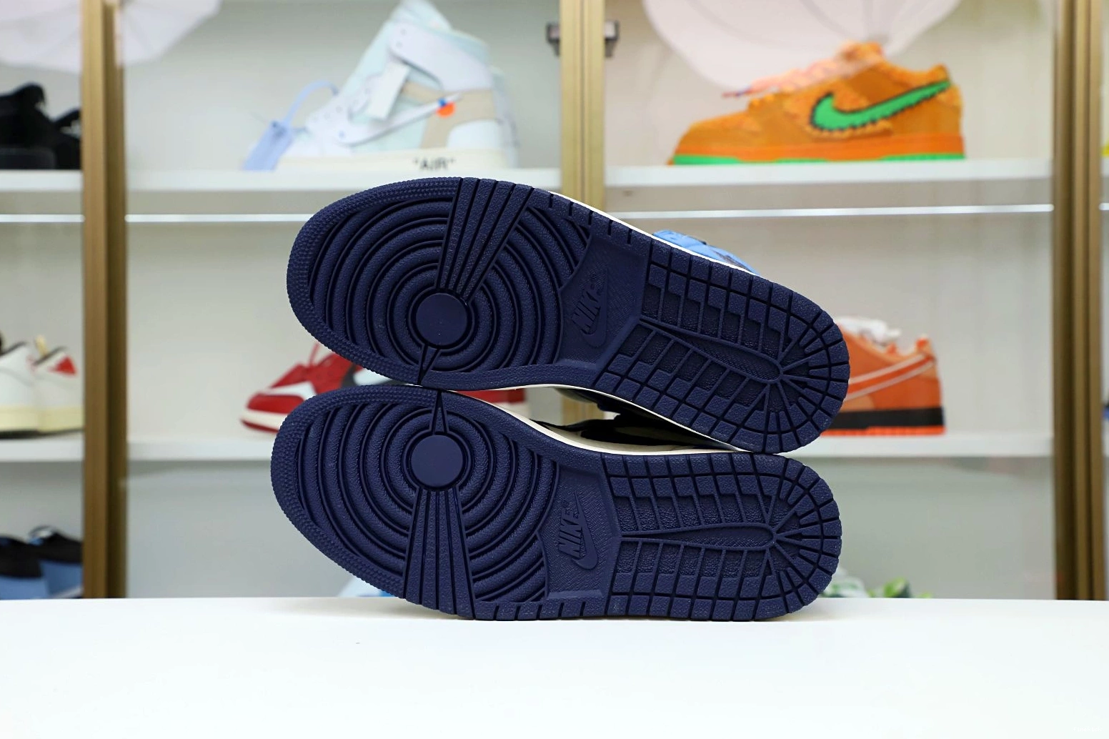 RETRO OG 'OBSIDIAN' AIR 1 HIGH JORDAN 1227